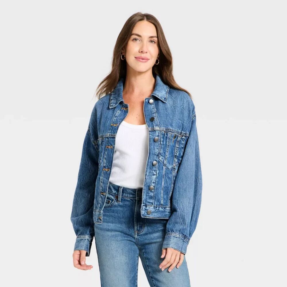 Women's Relaxed Trucker Denim Jacket - Universal Thread Medium Wash S